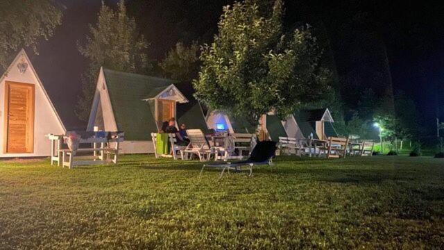 Una Kamp Hotel Bosanska Krupa Eksteriør billede