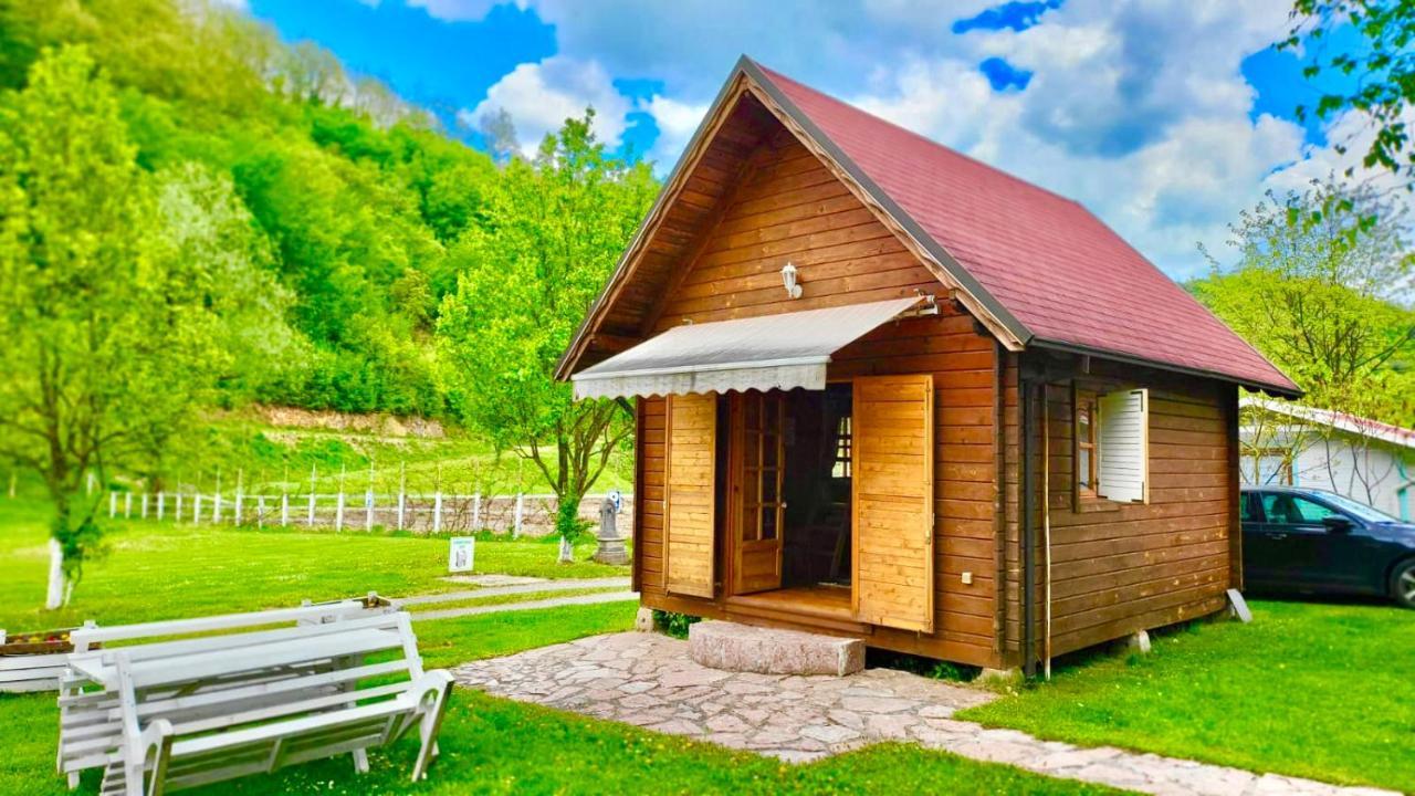 Una Kamp Hotel Bosanska Krupa Eksteriør billede
