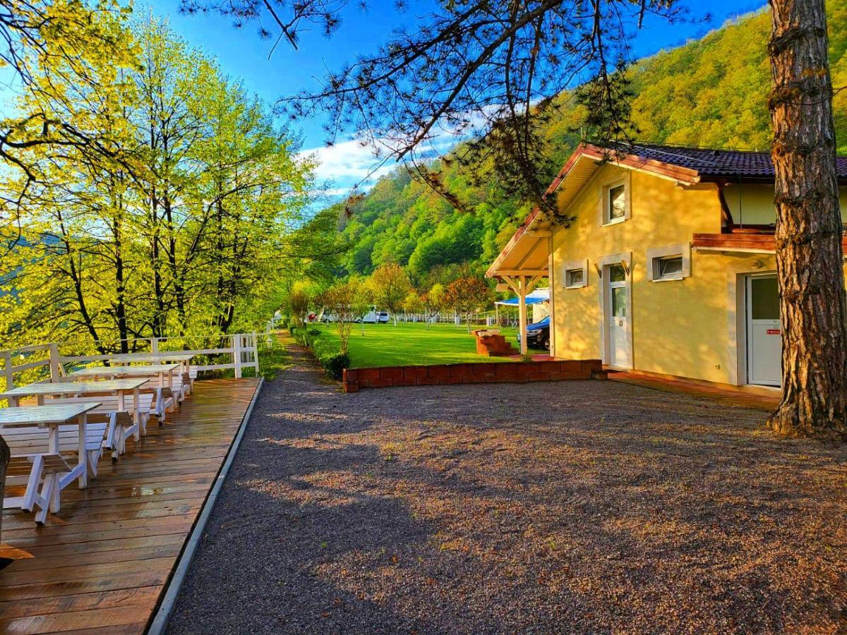 Una Kamp Hotel Bosanska Krupa Eksteriør billede
