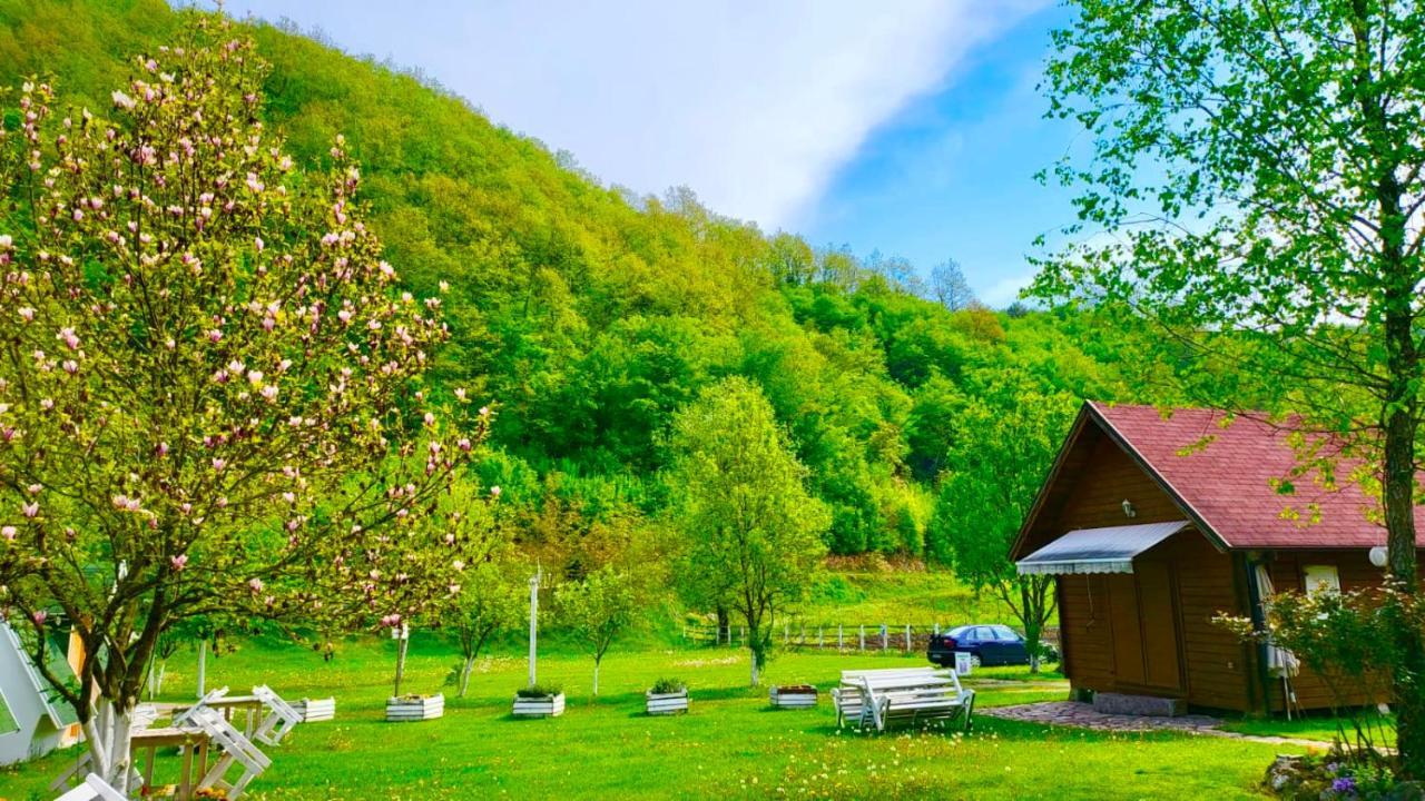 Una Kamp Hotel Bosanska Krupa Eksteriør billede